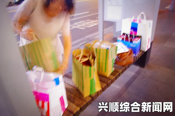 小扫货这么能夹：激情探索购物乐趣，满载而归的欢愉时刻尽在眼前！