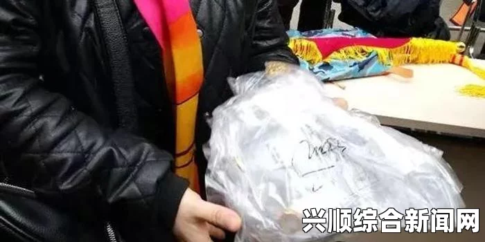 小偷被强喂48根香蕉排出所盗金饰 警方，要洗干净