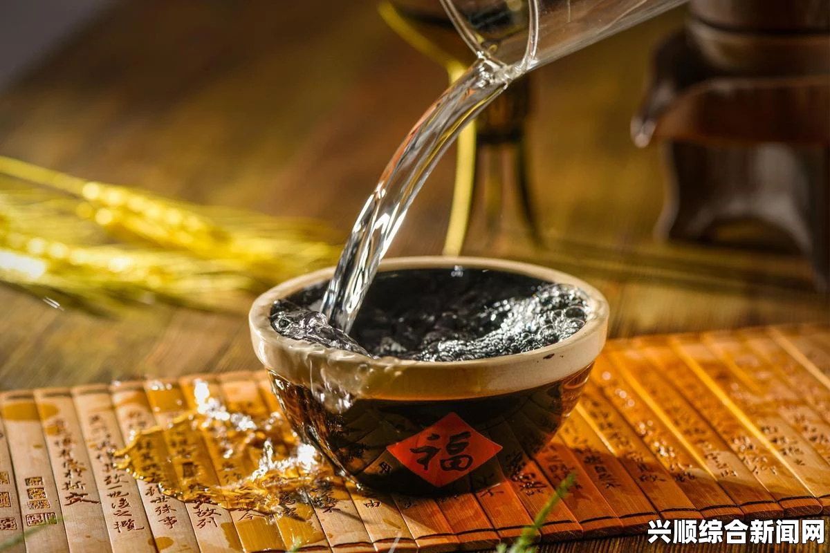 在庆祝生日的欢愉酒意中，情不自禁与妈妈共饮，感受那份亲情交织的热烈时刻、回忆与释怀交融的心灵旅程！