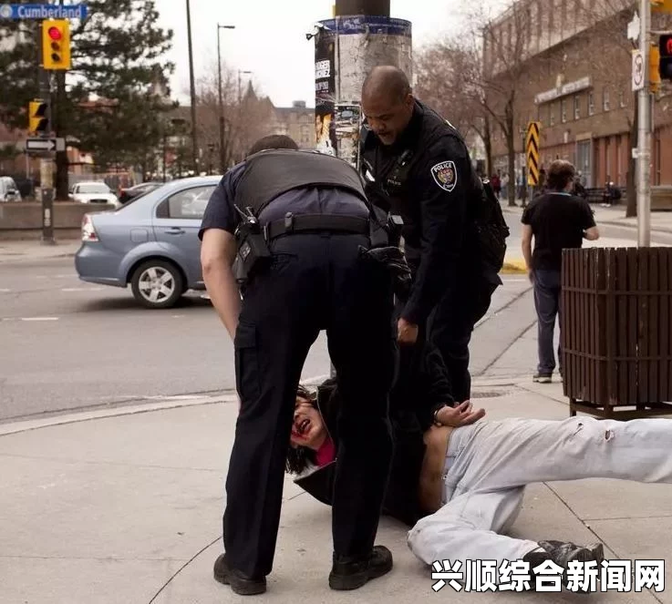 曼哈顿闹市女子产女，民众围观见证生命奇迹