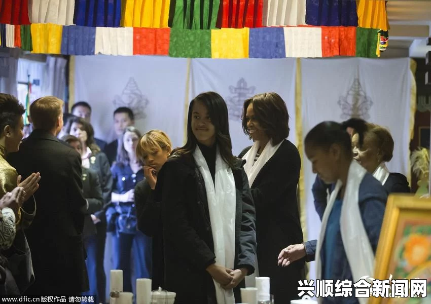 米歇尔一行在成都藏餐馆用餐获热烈欢迎，当地人以哈达献礼