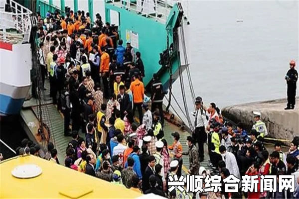韩国客轮事故引发网民祈祷、批评与反思