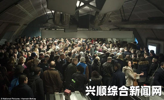 伦敦地铁工人罢工引发百万市民出行困扰—因撤销人工售票站引发的连锁反应