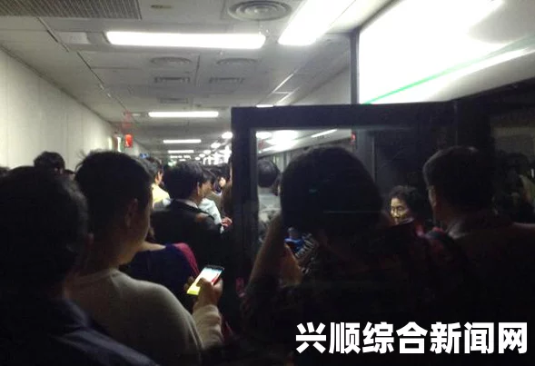 首尔地铁追尾事故原因调查，信号出错导致事故，四天内未及时发现