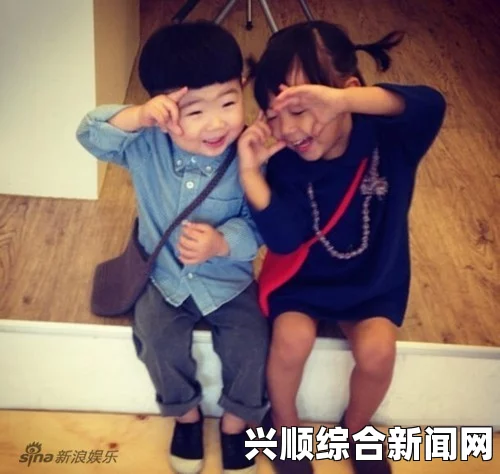日本喜感兄妹呆萌照网络爆红，萌态可掬，傻笑表情引发网友热议。以下是按照要求生成的小标题和内容