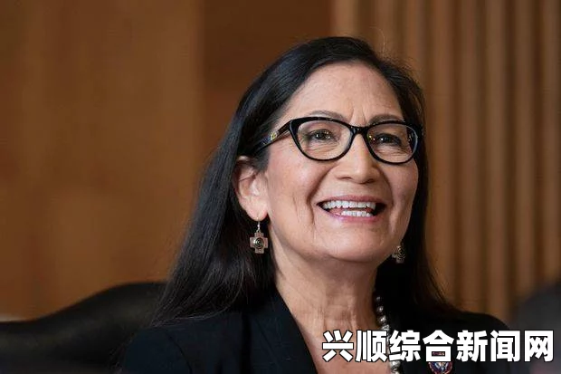 美国首位女同性恋议长艾特金斯加州上任