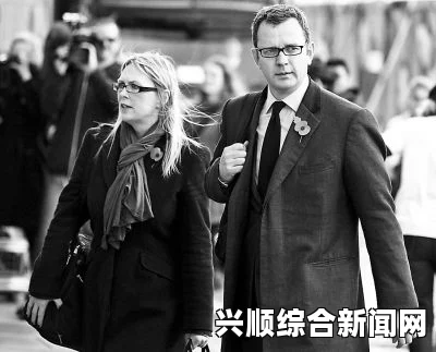 世界新闻报总编辑遭窃听丑闻指控，出庭受审