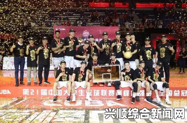 FIFA 15呈现，巴萨与尤文欧冠决赛的巅峰对决及颁奖仪式