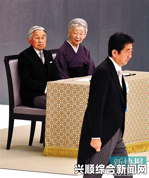 日本战败纪念日全国战殁者追殼仪式，天皇夫妇与安倍共同纪念，表达对牺牲者的敬意